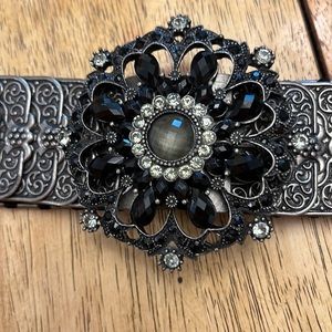 Stretchy metal jeweled belt.